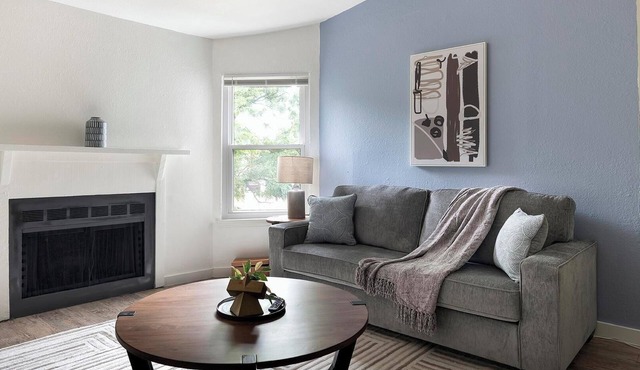 Landing | Modern 2BD, Pool, Tennis Court