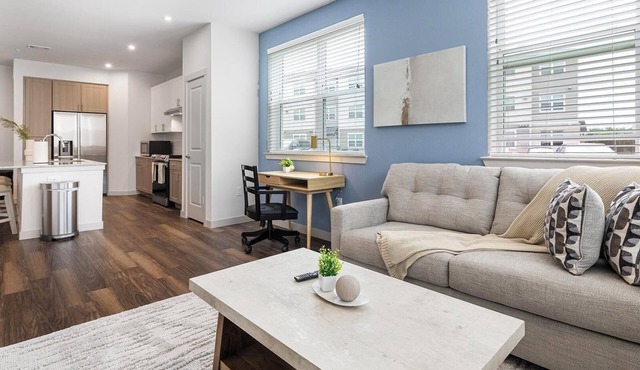Landing | Spectacular 1BD, Pool, Gym