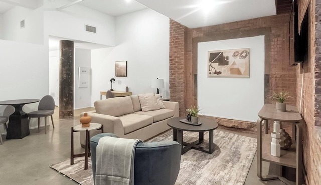 Landing | Spectacular 1BD, Gym, Courtyard