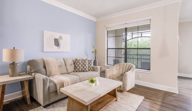Landing | Spectacular 2BD, Gym