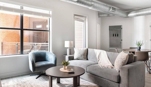 Landing | Stunning 2BD, Courtyard, Clubhouse