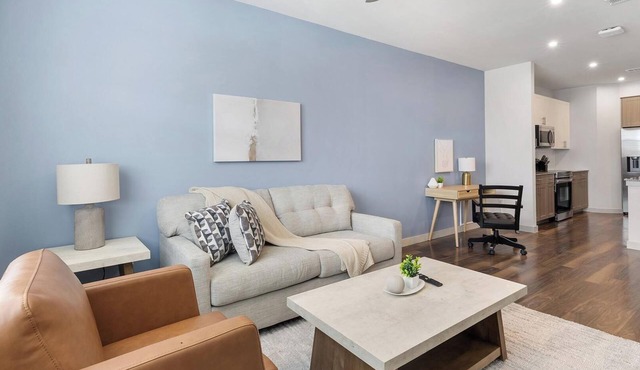 Landing | Stylish 1BD, Gym, Pool