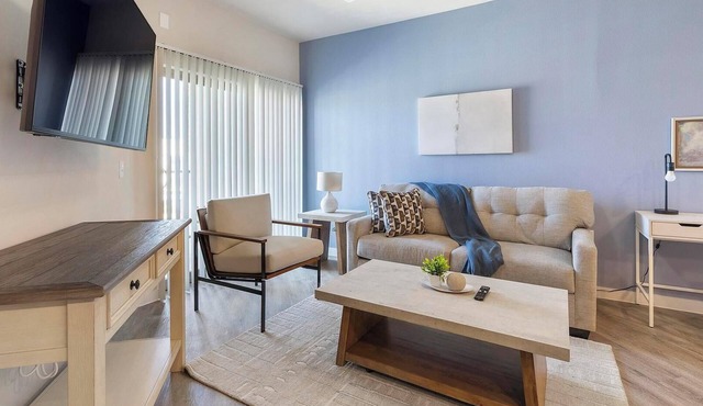 Landing | Stylish 1BD, Gym, Clubhouse
