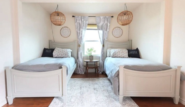 LARGE, beautiful 3bd/2ba 15 min from ft hood