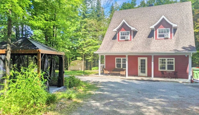Le Boisé des Trois-lacs : 4 Acres aux Abords du Lac