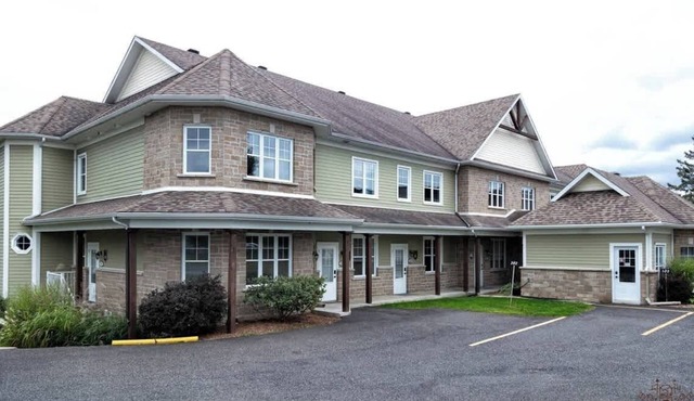 Le Champlain 101 Condo Duplex avec Piscine