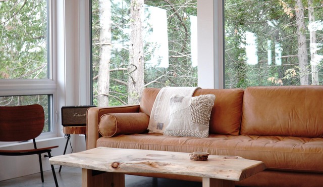 Le Riverain. Riverfront Modern Cottage.