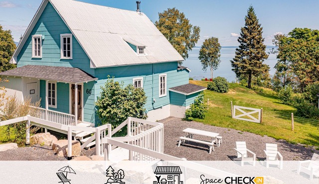 Les Capelans | indoor & outdoor Fireplaces | BBQ | River View | Foosball & Darts