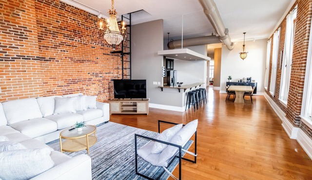 Loft Over Main: The 3rd Floor Urban Lookout 2BR