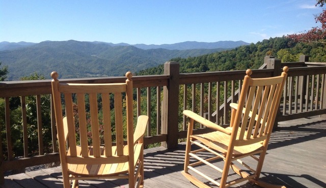 Long Range Unobstructed Mountain Views in a Well Appointed Home in Clyde