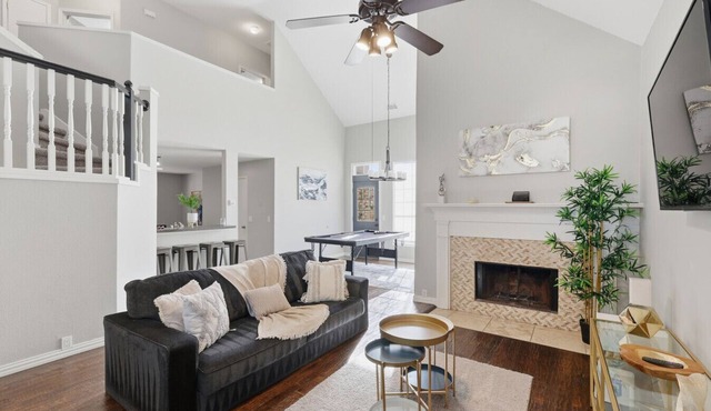 Luxe 3B 5B Cozy, Spacious Home, 5-star Stay in Frisco