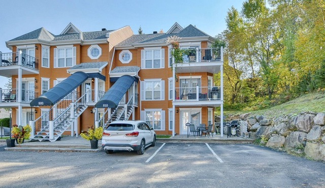 Luxurious condo retreat 2 min to ski, water park & outlet mall