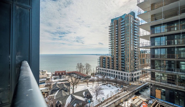 Luxurious Lakeview Condo in Burlington