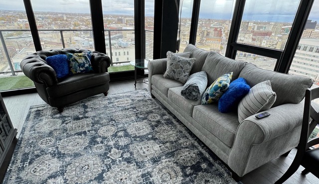 Luxury 2 bed 2 bath across jets arena 16th floor with amazing view