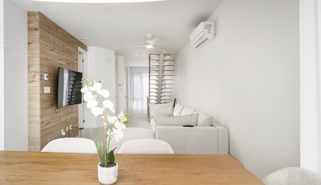 Luxury 2BR Condo w/Rooftop Jacuzzi & Water Views
