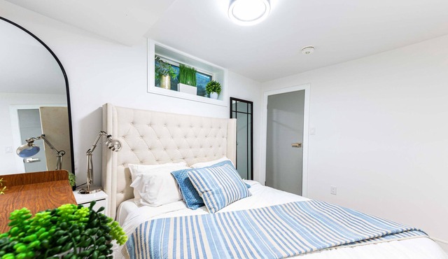 Luxury 5 Bed Designer House with Cinema and Hot Tub near St George's Golf Course
