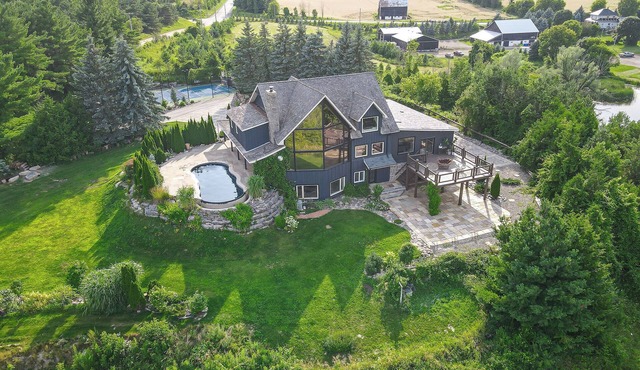 Luxury Chalet With Private Swimming Pool And Tennis Court