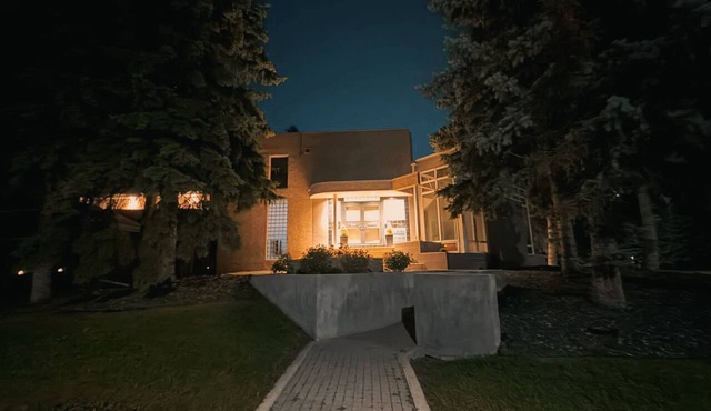 Luxury Designer Home | Sleeps 10 | Old Tuxedo