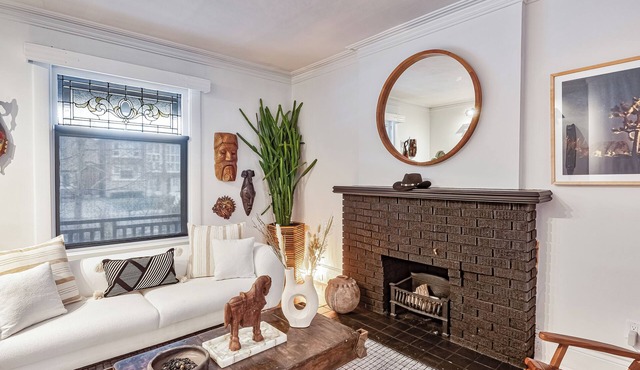 LUXURY ESTATE STEPS TO DOWNTOWN n