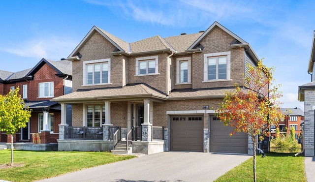Luxury home: 733 Coast Circle Manotick, Ottawa. 30 nights minimum stay.