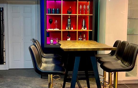 Luxury KIA Room B