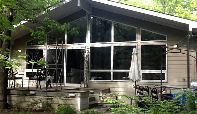 Luxury Studio Rental in a Charming Cottage on Lake Huron near Grand Bend, Ontario