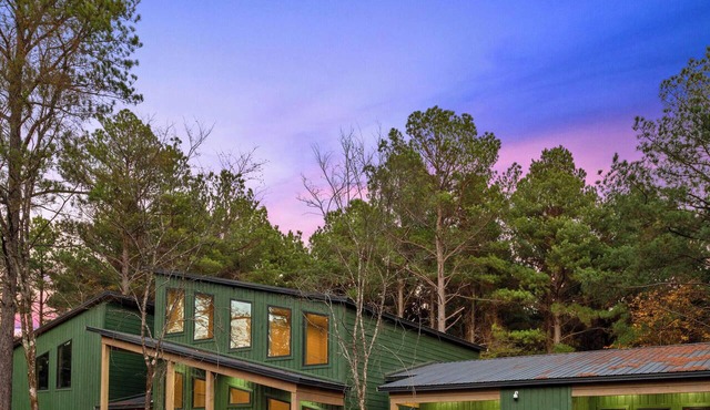 Luxury Two-Space Retreat for Large Groups