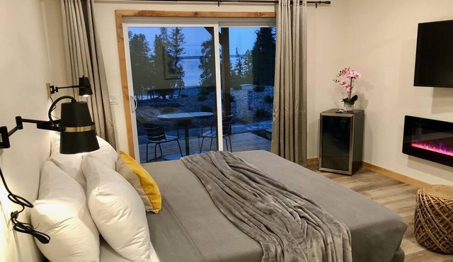 Luxury Waterfront B&B - Adults Only