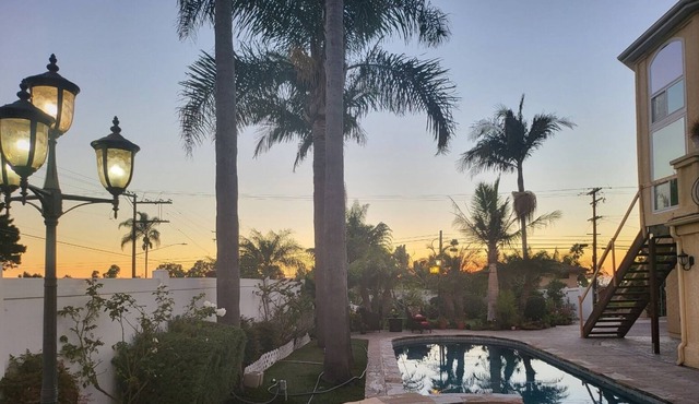 Magical Compound Ocean View House/ Pool,Jacuzzi,Sauna! Walk to Beach!