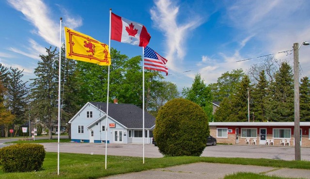 Maple Leaf Inn & Suites