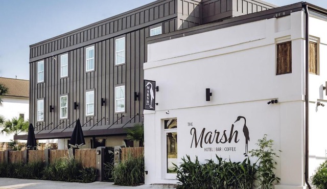 Marsh Hotel