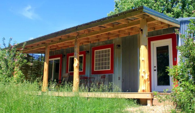 Meditation Sanctuary, vegan community, 22 acres, nature, walking trail, hot tub