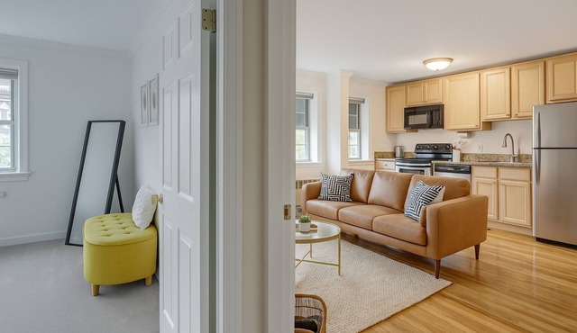 MidMod 2bdrm with rooftop, walk to Rose Medical