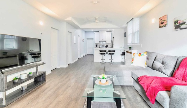 Modern 2BR Home - Near Mohawk College!
