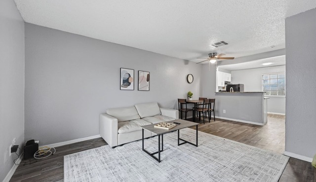 Modern 2BR townhome with full kitchen & dining