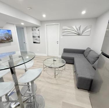 Modern and Cozy Basement Suite,2 Bedrooms with Kitchen ,Parking and Separate Entrance