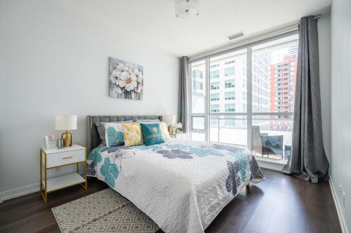 Modern Apartments 2BR 2BA Lillian St with Balcony