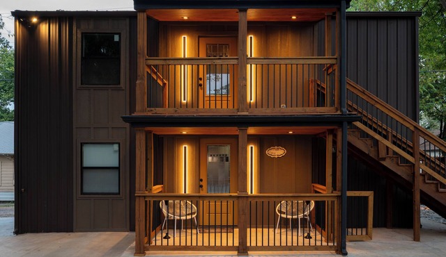 Modern Cabin Mins from TU, Downtown, Expo, St John and HIlcrest - upstairs