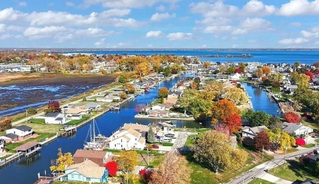 Modern Canal Home w/Boat Access to Lake St. Clair & Parks