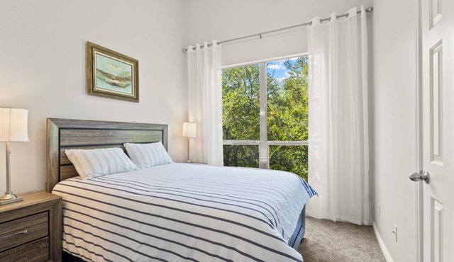 Modern Condo, 6 Mins to Stadium, Sleeps 6