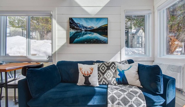 Modern Cottage in the Tremblant Ski Village
