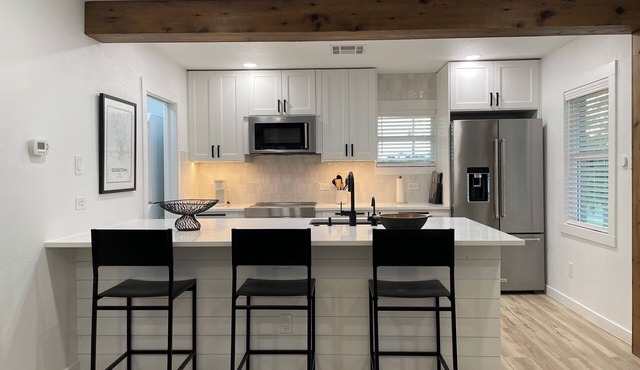 Modern Garage Apartment in the Heart of Downtown Georgetown
