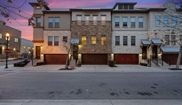 Modern Luxury Townhouse with Private Elevator and Rooftop Terrace