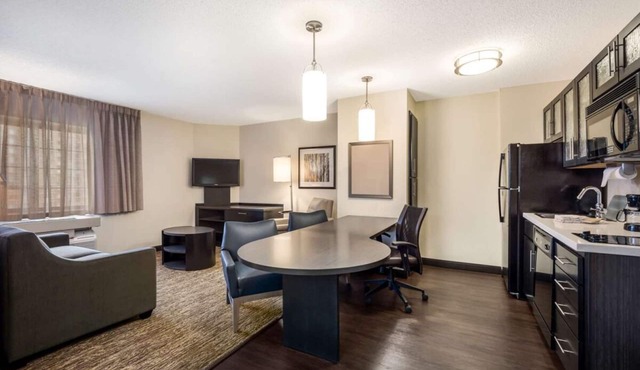 Modern Oasis in Plano, Texas! 2 Spacious Units, Full Kitchen, Pets Allowed!