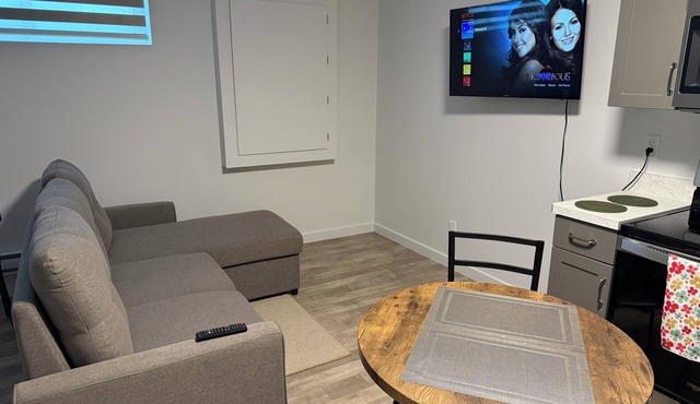 Modern Private 1 Bedroom Suite in Brighton Saskatoon. Close to U of S and RUH
