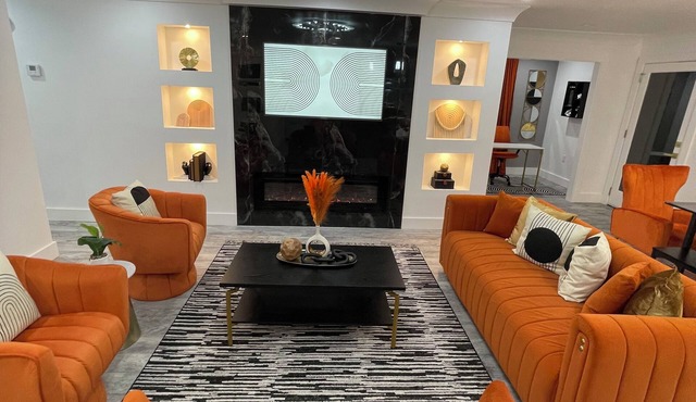 Modern Spacious 4-bedroom house in charming Kenner with WiFi and AC