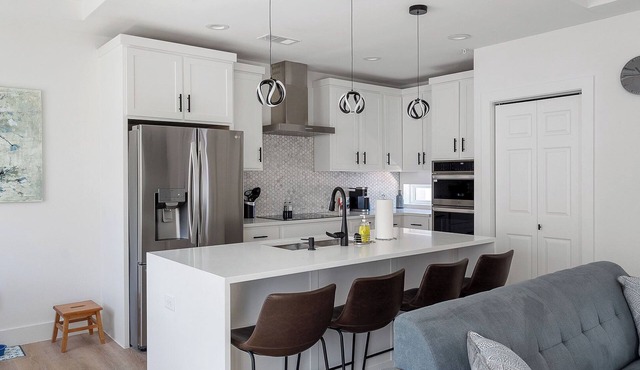 Modern Townhome | Rooftop + Backyard & Garage #2