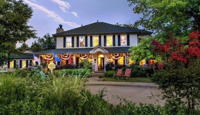Montford Inn & Cottages