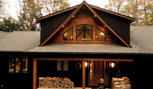 NEW 'Flatwater Cove' Luxury Cottage 6BD w/ Hot Tub
