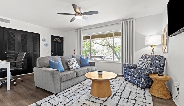New! Modern Upper Flat in Prime Royal Oak Location